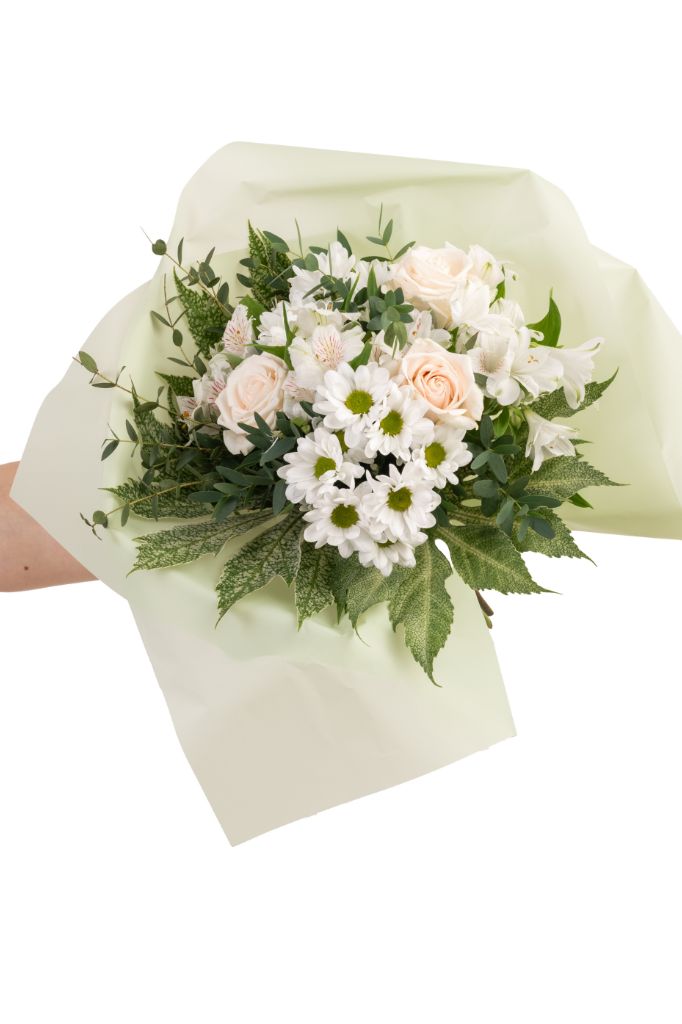 Bouquet-fiori-bianchi-alto